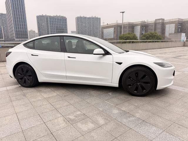 Model 3 2025 модификация комплектация Rear-wheel drive version – фото 7