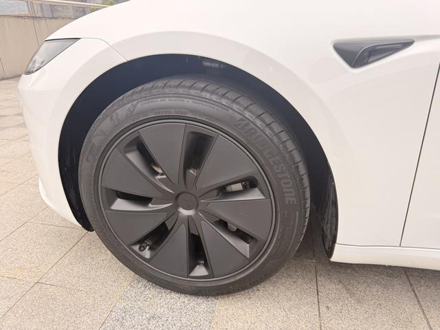 Model 3 2025 модификация комплектация Rear-wheel drive version – фото 8