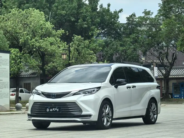 Toyota Sienna 2024 Model Hybrid 2.5L Premium Edition