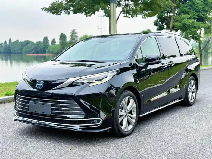 Toyota Sienna 2023 Model Facelift Hybrid 2.5L Premium Edition