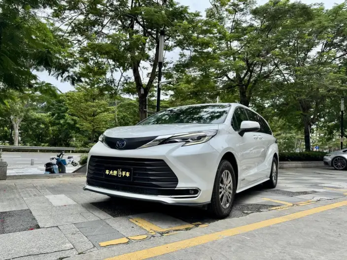 Toyota Sienna 2023 Model Hybrid 2.5L Comfort Edition