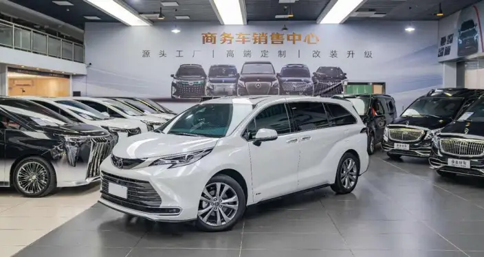 Toyota Sienna 2021 Model 2.5L Hybrid Comfort Edition