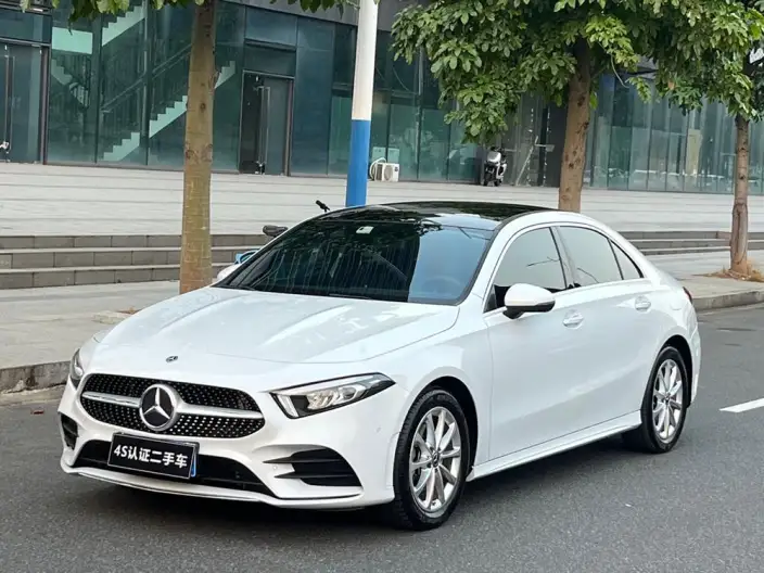 Mercedes-Benz A-class 2022 Model A 200 L Sports sedan Fashion Edition