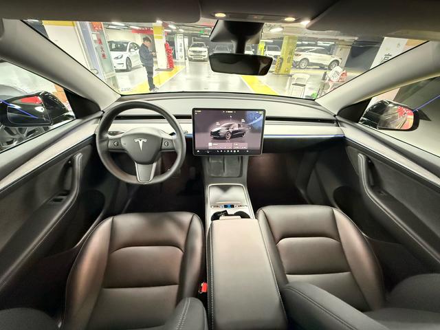Tesla Model Y 2023 RWD – фото 9