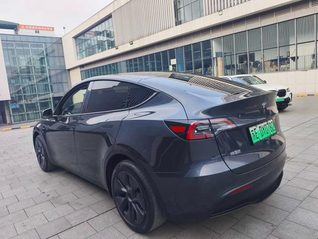 Tesla Model Y 2024 RWD – фото 4