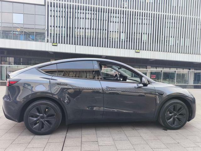 Tesla Model Y 2024 RWD – фото 6