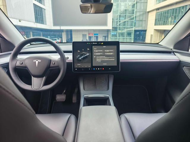 Tesla Model Y 2024 RWD – фото 11