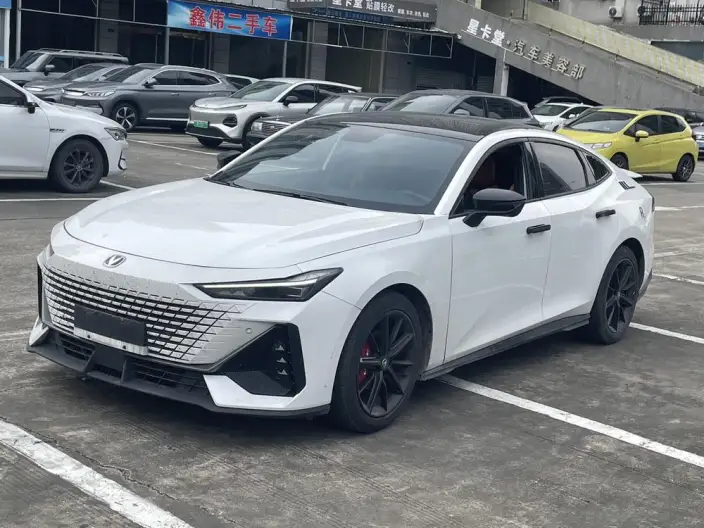 Changan UNI-V 2022 Model 1.5T Smart Pilot Model
