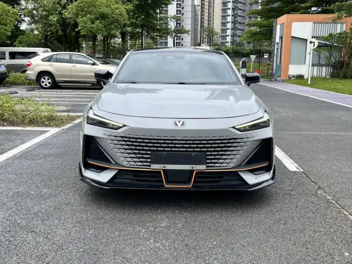 Changan UNI-V 2022 Model 1.5T Sports Edition – фото 2