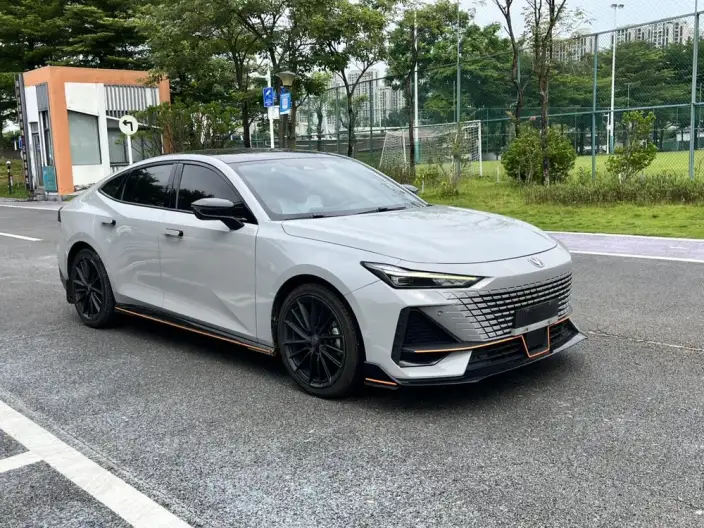 Changan UNI-V 2022 Model 1.5T Sports Edition – фото 3