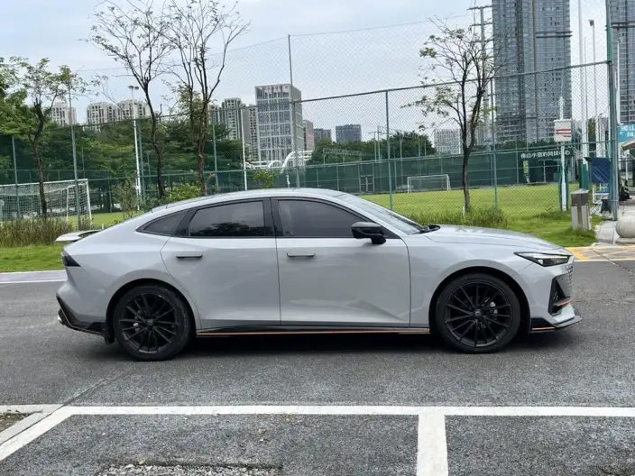 Changan UNI-V 2022 Model 1.5T Sports Edition – фото 6