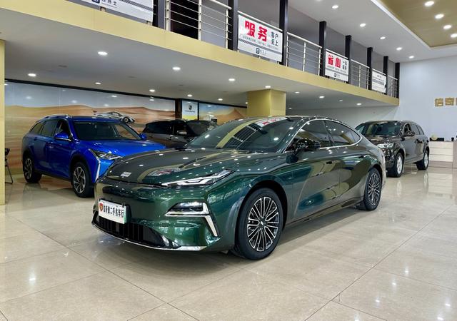 Geely Galaxy E8 PHEV 2025 130km EM-i Prestige Edition