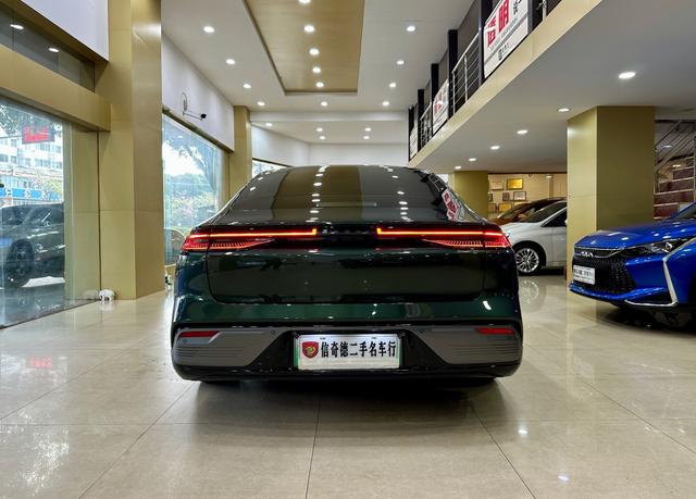 Geely Galaxy E8 PHEV 2025 130km EM-i Prestige Edition – фото 5
