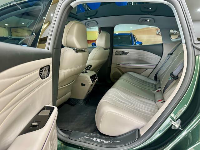 Geely Galaxy E8 PHEV 2025 130km EM-i Prestige Edition – фото 9