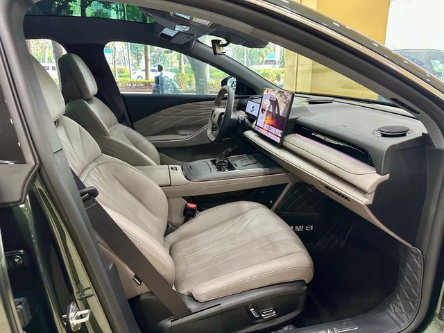 Geely Galaxy E8 PHEV 2025 130km EM-i Prestige Edition – фото 10