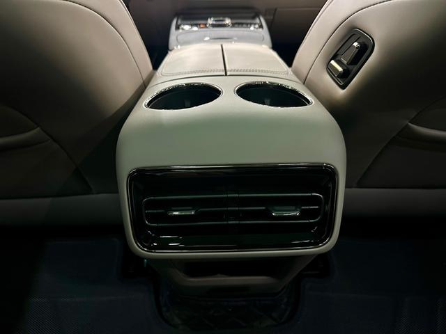 Geely Galaxy E8 PHEV 2025 130km EM-i Prestige Edition – фото 17