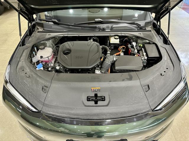 Geely Galaxy E8 PHEV 2025 130km EM-i Prestige Edition – фото 24