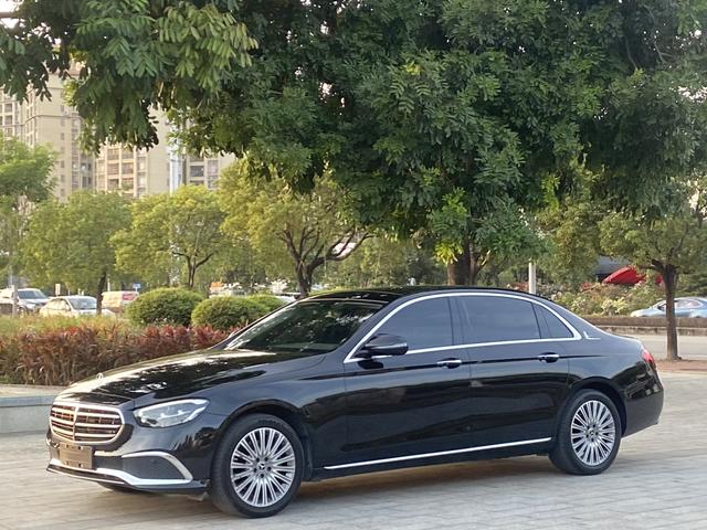 Mercedes-Benz E-Class 2022 E 300 L Stylish sedan – фото 1