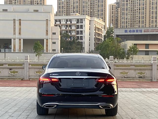 Mercedes-Benz E-Class 2022 E 300 L Stylish sedan – фото 8