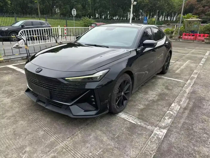 Changan UNI-V 2022 Model 1.5T Smart Pilot Model