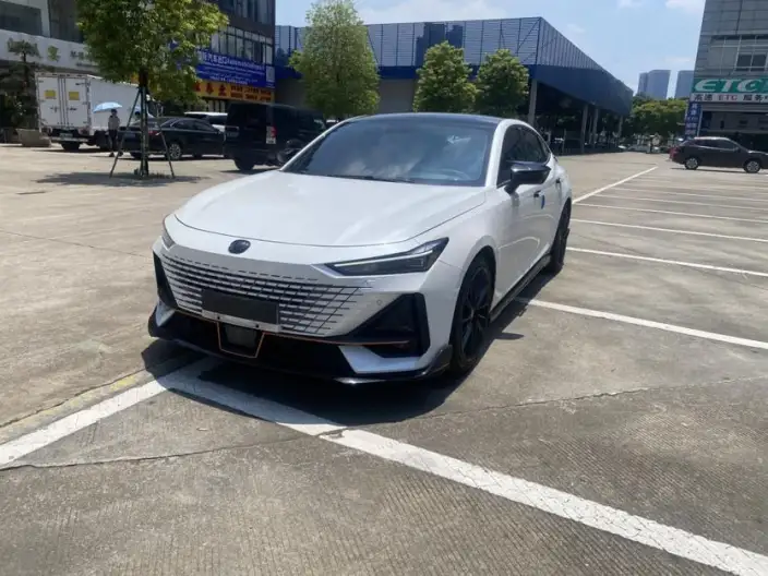 Changan UNI-V 2022 Model 1.5T Sports Edition