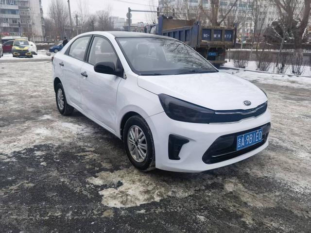 Kia Rio 2017 модификация 1.4L автоматическое Smart Edition Value – фото 3