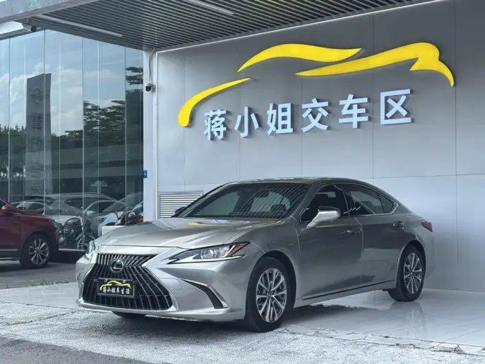 Lexus ES 2022 Model 200 Superior Edition