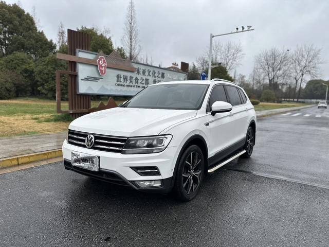 Volkswagen Tiguan L Модель 2019 года 330TSI автоматическое 2WD Smart Dynamic Deluxe Edition Country VI – фото 1