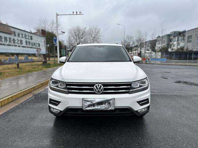 Volkswagen Tiguan L Модель 2019 года 330TSI автоматическое 2WD Smart Dynamic Deluxe Edition Country VI – фото 2