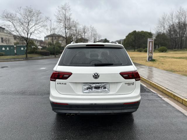 Volkswagen Tiguan L Модель 2019 года 330TSI автоматическое 2WD Smart Dynamic Deluxe Edition Country VI – фото 5