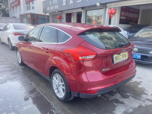 Ford Focus 2015 модификация лян кузов EcoBoost 125 автоматическое Super Fashion тип – фото 4