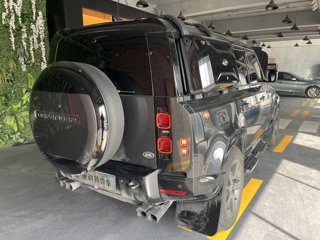 Land Rover De f ender 2025 модификация 90 3.0T P400 X-DYNAMIC HSE – фото 6
