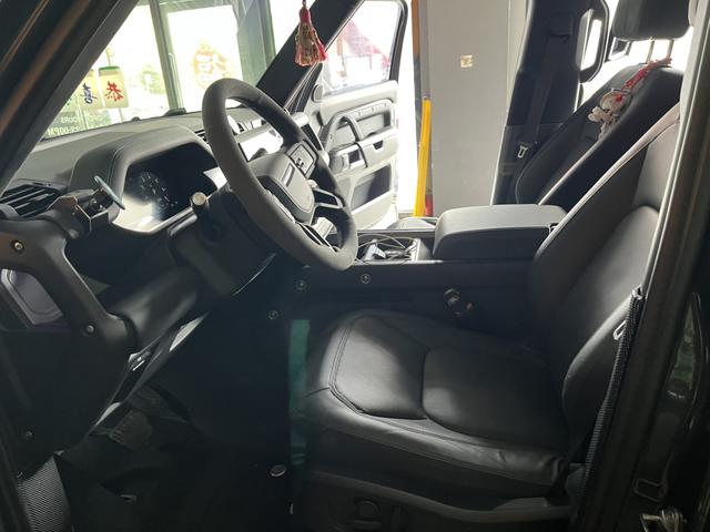 Land Rover De f ender 2025 модификация 90 3.0T P400 X-DYNAMIC HSE – фото 10
