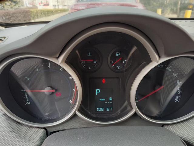 Chevrolet Cruze 2013 1.6L SL Sky AT – фото 10