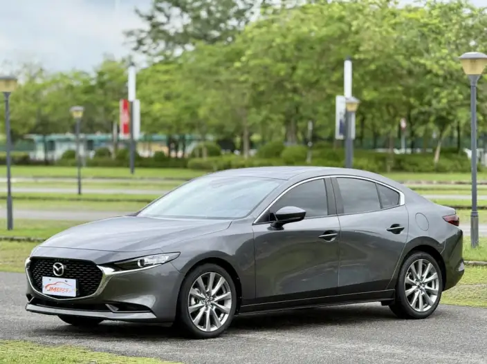 Mazda3 Axela 2021 Model 2.0L Automatic Zhi Ya Edition