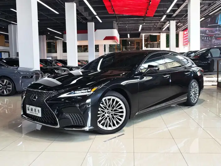 Lexus LS 2024 Model 500h Executive Edition