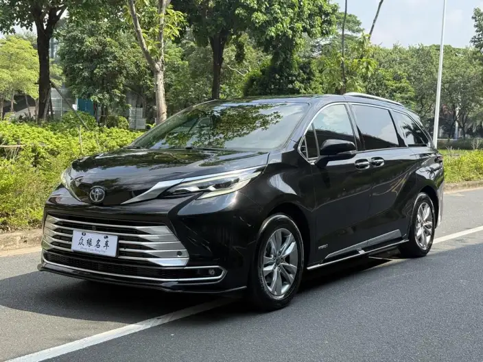 Toyota Sienna 2021 Model 2.5L Hybrid Platinum edition