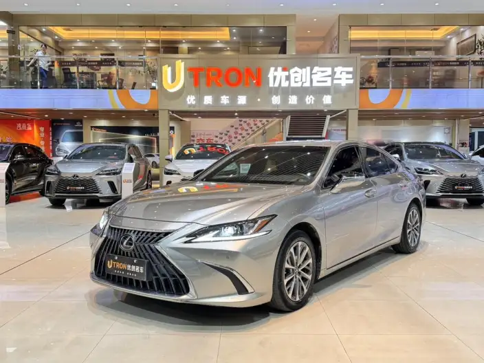 Lexus ES 2022 Model 300h Superior Edition