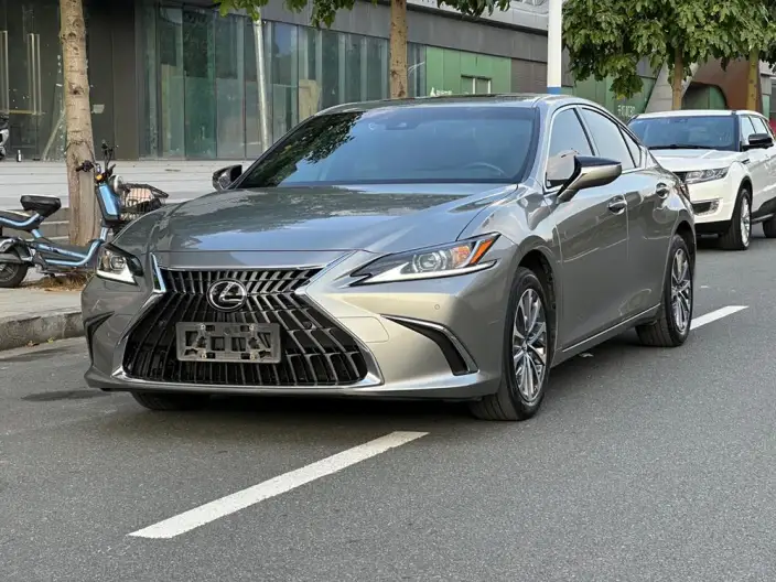 Lexus ES 2022 Model 200 Superior Edition