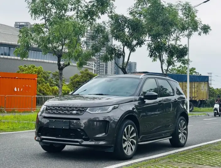 Land Rover Discovery Sport 2023 Model 249PS R-Dynamic SE Performance Technology Edition 5 seat