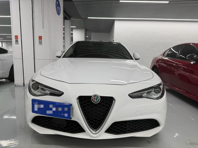 Al f a Romeo Giulia 2017 модификация 2.0T 280HP Deluxe Edition – фото 3