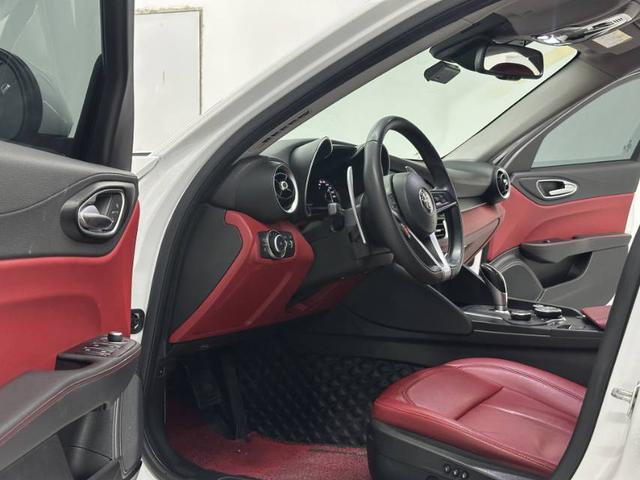 Al f a Romeo Giulia 2017 модификация 2.0T 280HP Deluxe Edition – фото 5