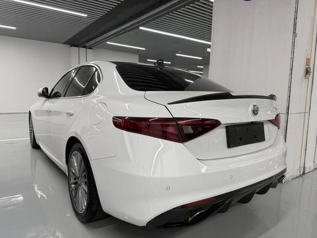 Al f a Romeo Giulia 2017 модификация 2.0T 280HP Deluxe Edition – фото 12