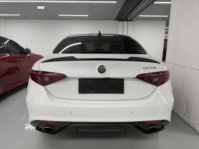 Al f a Romeo Giulia 2017 модификация 2.0T 280HP Deluxe Edition – фото 13
