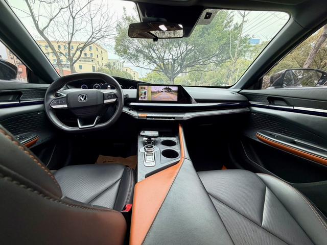 Changan UNI-V 2022 1.5T Smart Navigator – фото 11