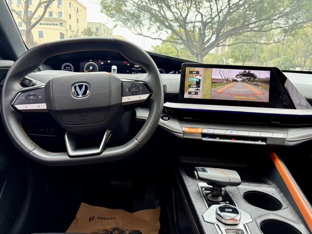 Changan UNI-V 2022 1.5T Smart Navigator – фото 14