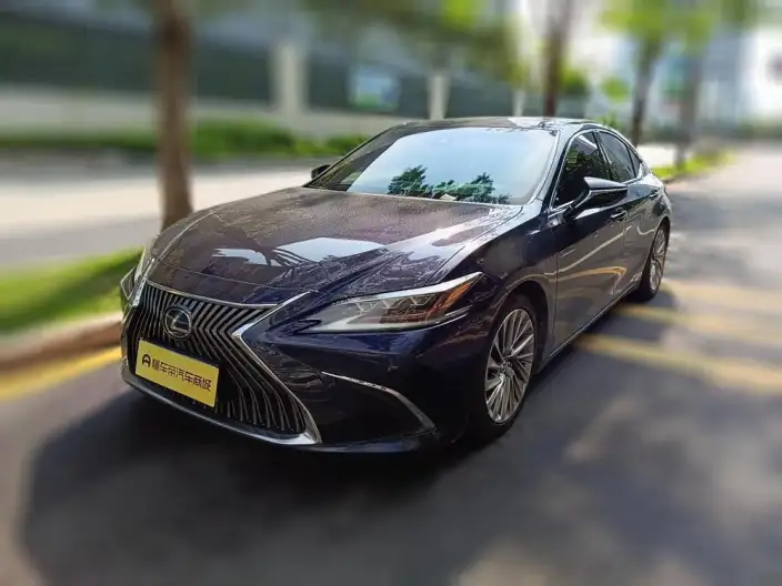 Lexus ES 2020 Model 300h Executive Edition China VI