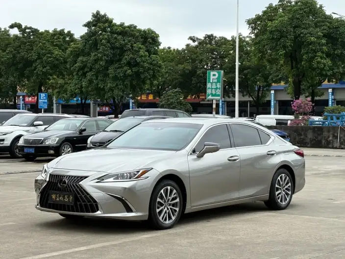 Lexus ES 2021 Model 200 Superior Edition