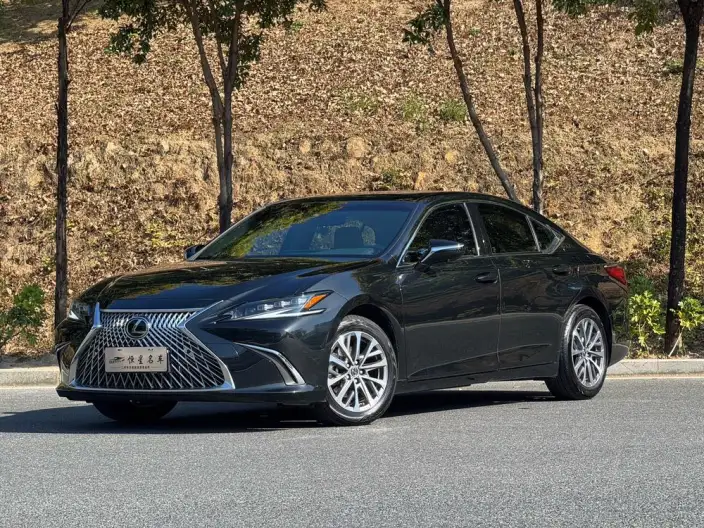 Lexus ES 2022 Model 200 Superior Edition
