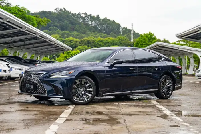 Lexus LS 2020 Model 500h Superior Edition China VI